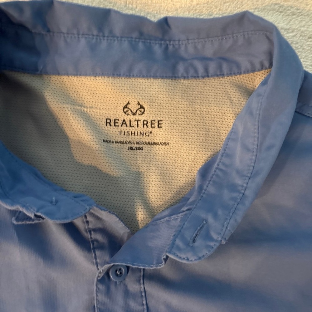 Realtree Men's Light Blue Casual Button Down Shirt - Picture 3 of 4
